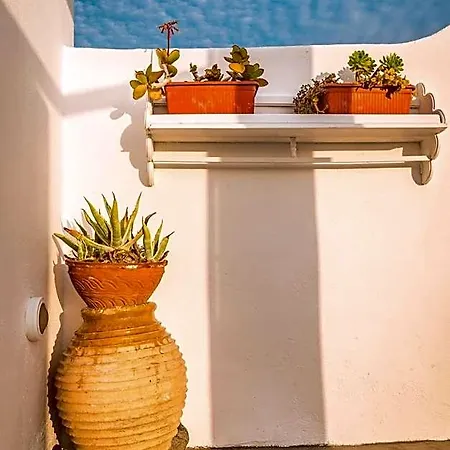 Fava Eco Hotel Oia